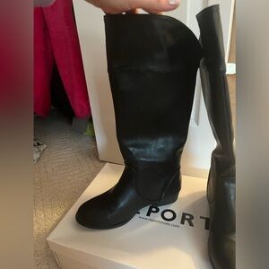 Knee high kids boot worn twice